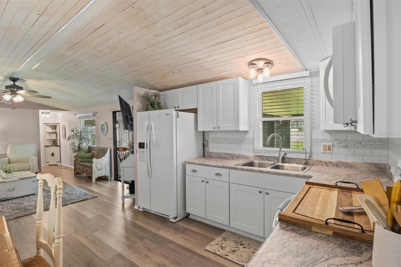 Image 9 of 36 For 105 Candlewood Drive