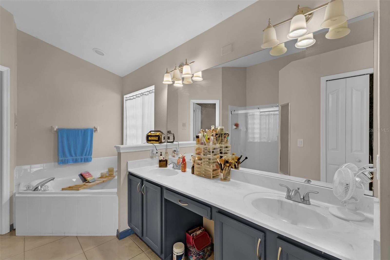 Image 14 of 23 For 129 Brushcreek Drive