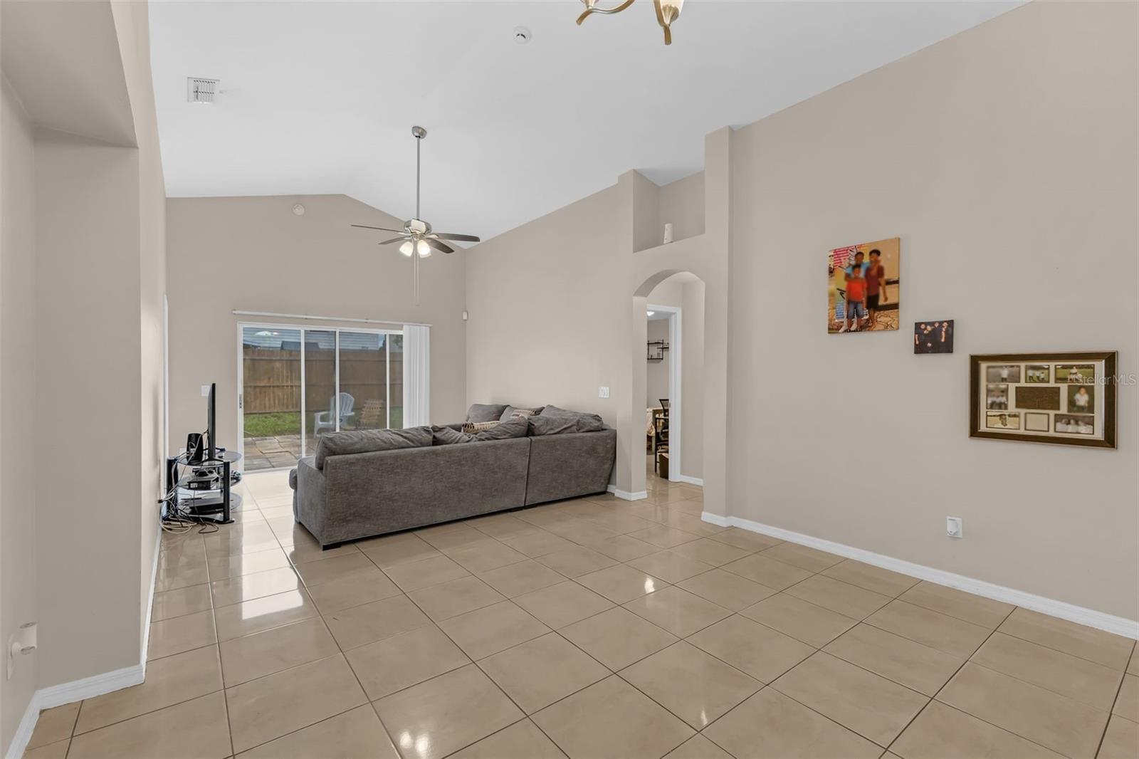 Image 9 of 23 For 129 Brushcreek Drive