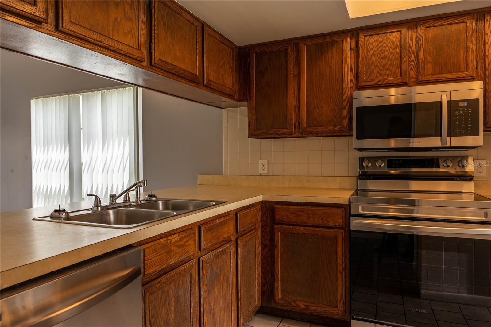Image 6 of 28 For 8273 Cascade Oaks Drive