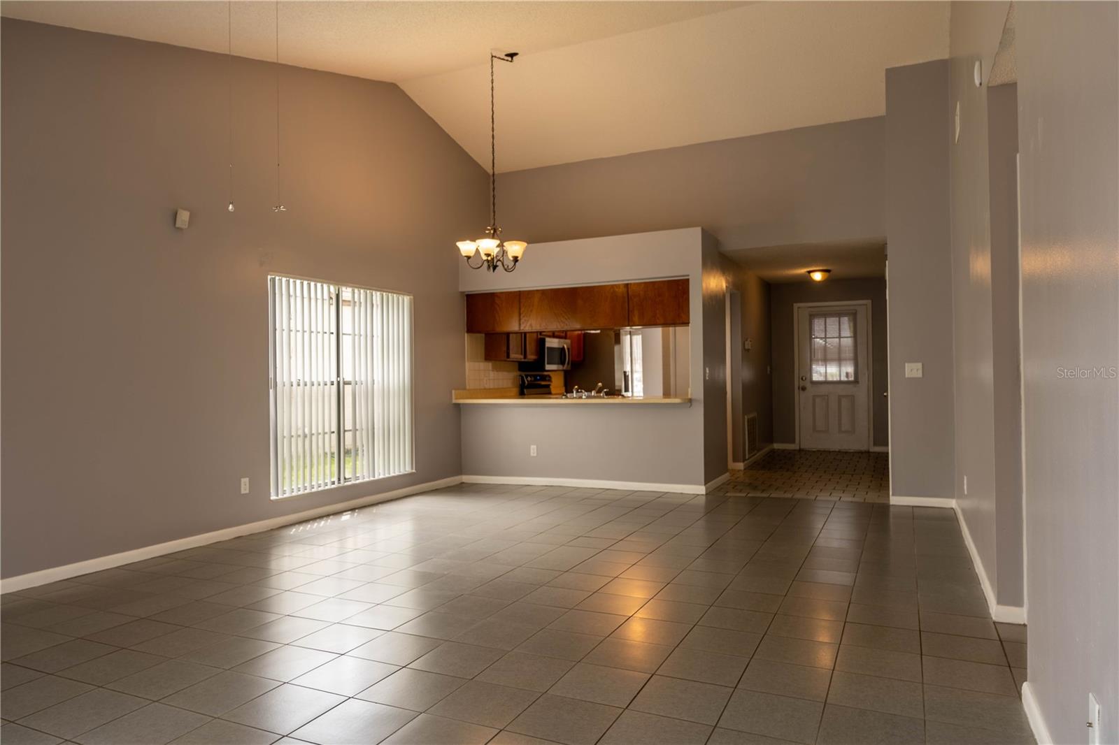 Image 7 of 28 For 8273 Cascade Oaks Drive