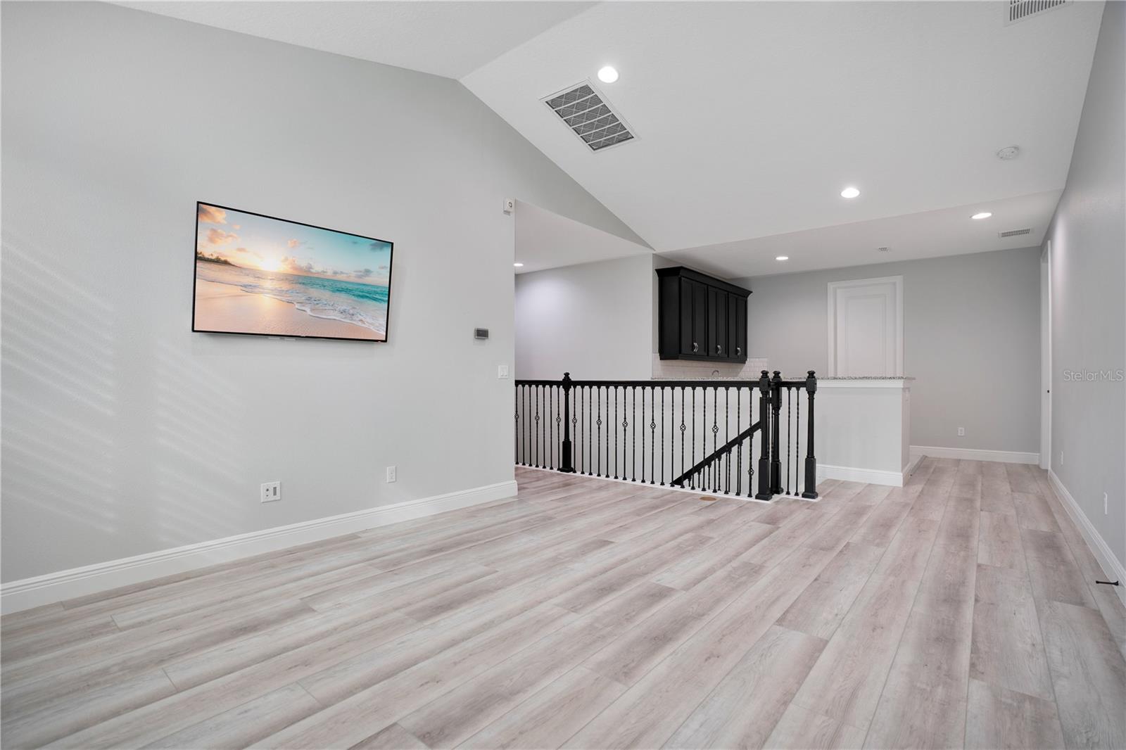Image 20 of 100 For 16653 Broadwater Avenue