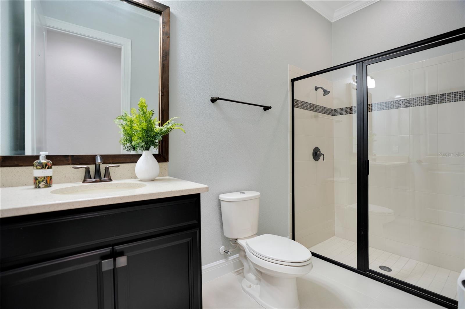 Image 33 of 100 For 16653 Broadwater Avenue