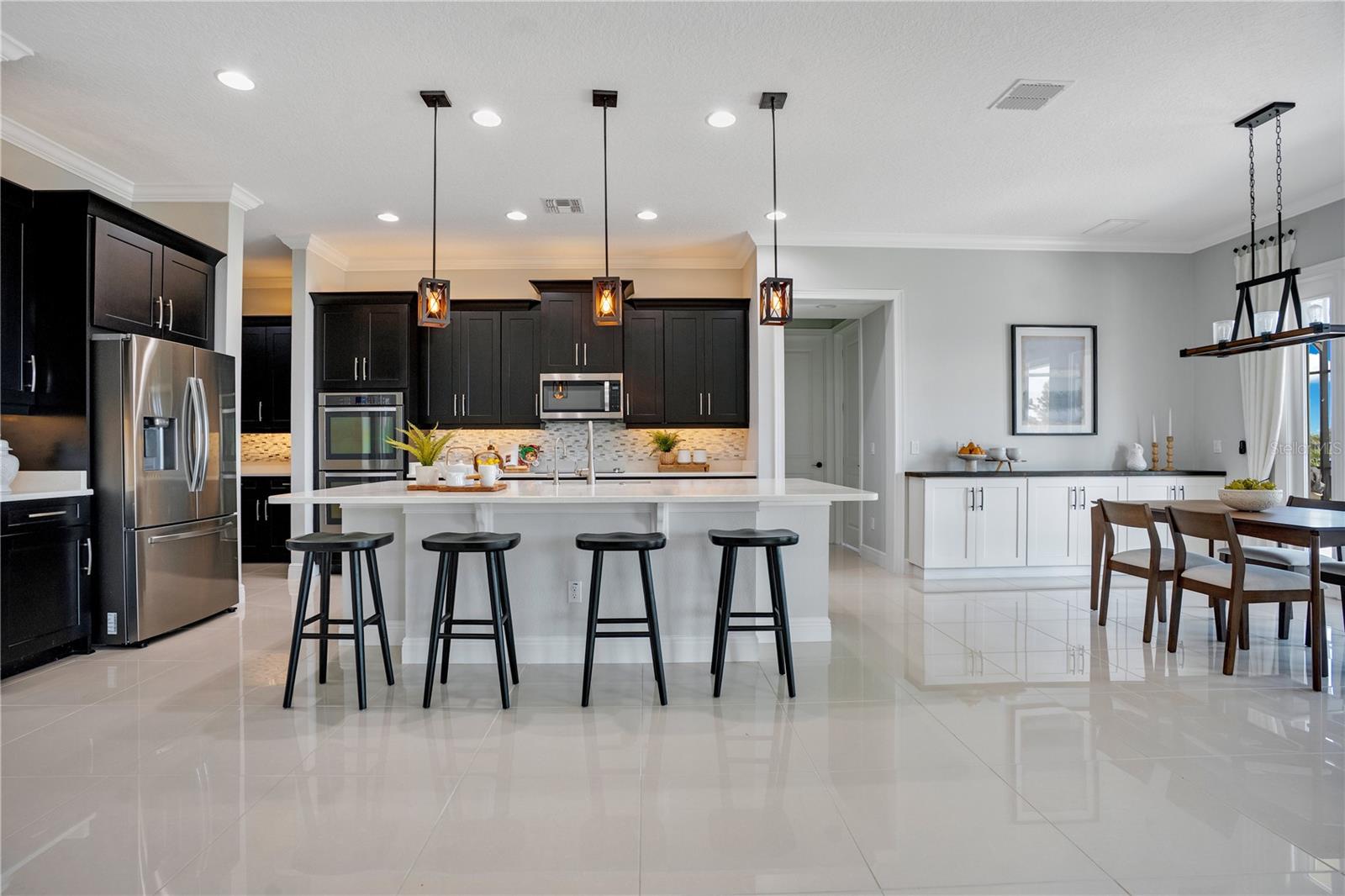 Image 42 of 100 For 16653 Broadwater Avenue