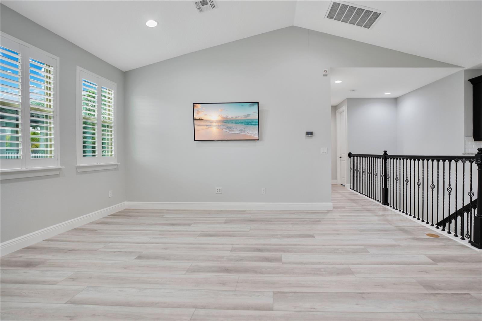 Image 55 of 100 For 16653 Broadwater Avenue