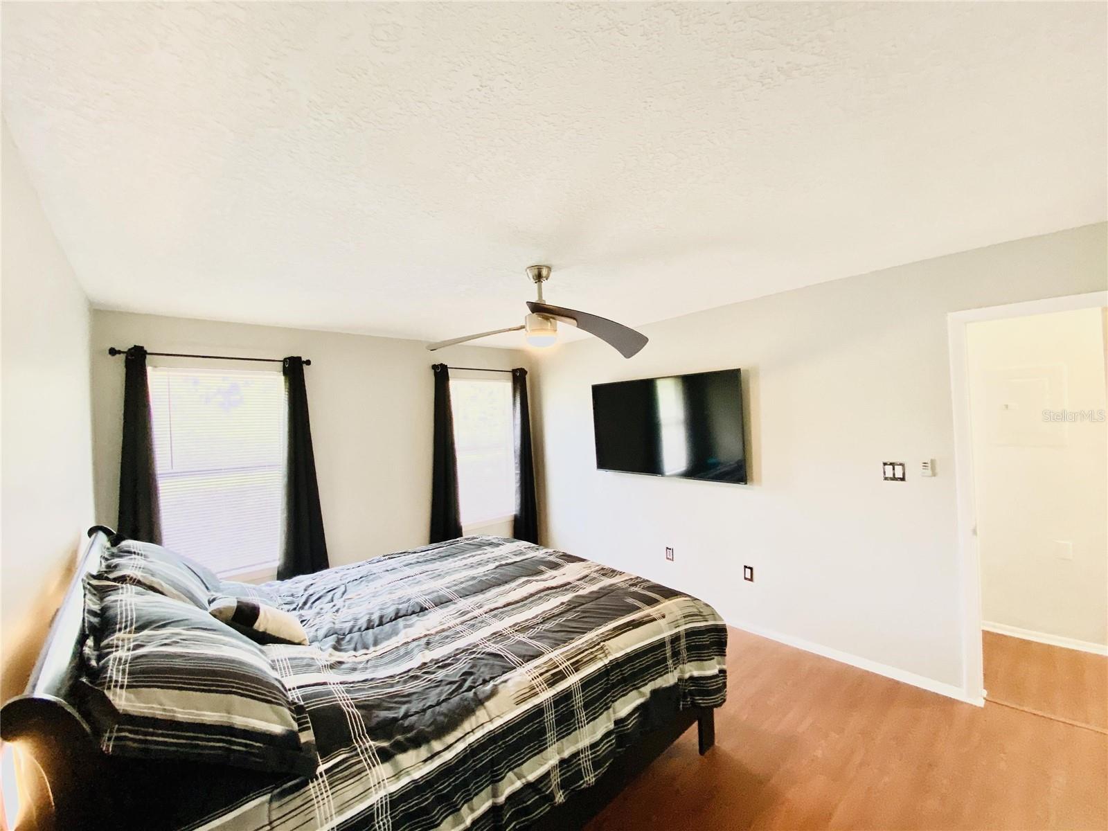 Image 10 of 22 For 225 Tropical Trail 312