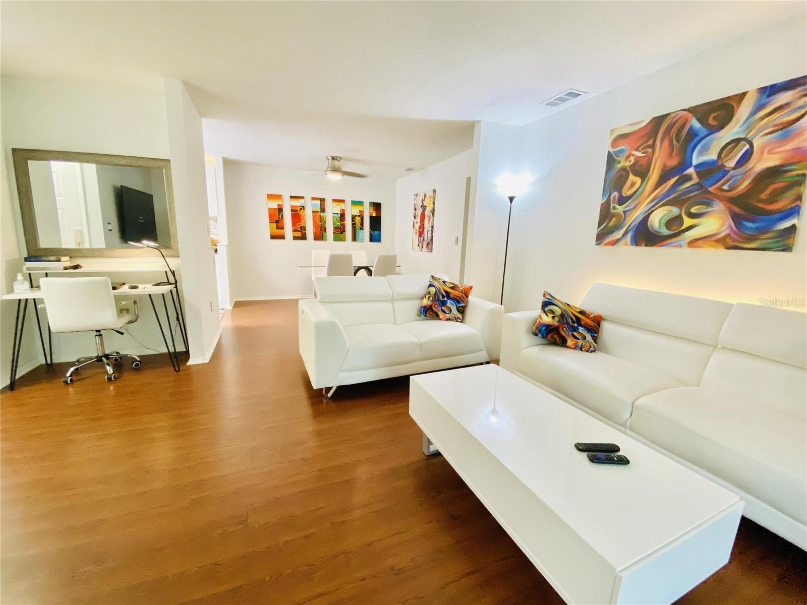 Image 7 of 22 For 225 Tropical Trail 312