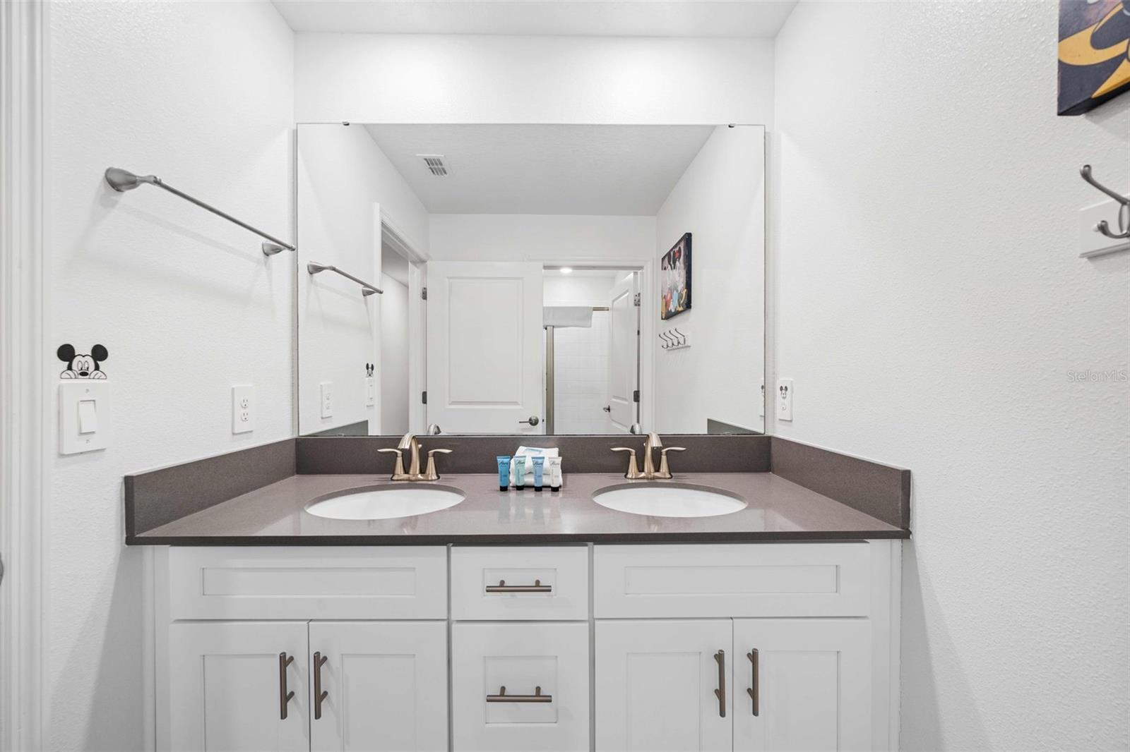 Image 19 of 28 For 4423 Scene Lane