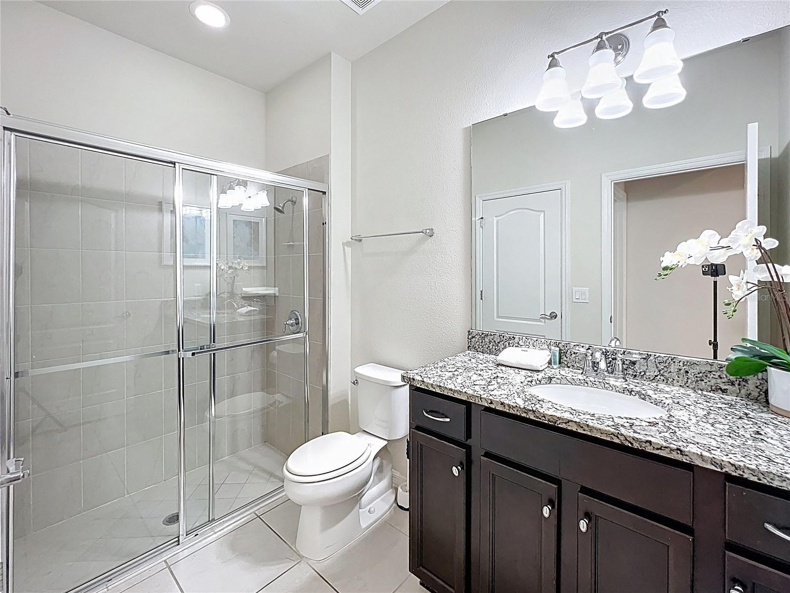 Image 10 of 47 For 2466 Dubai Street