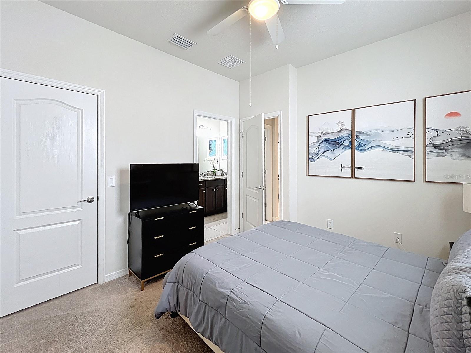 Image 12 of 47 For 2466 Dubai Street