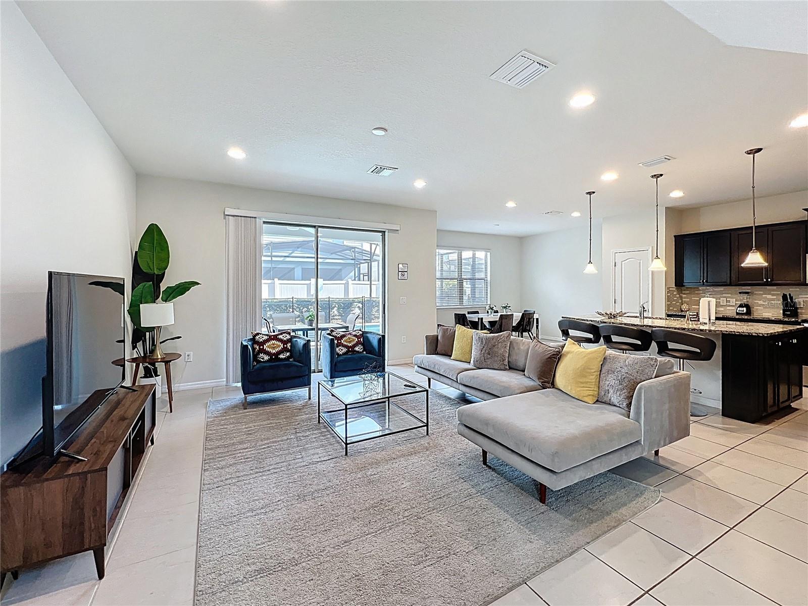 Image 3 of 47 For 2466 Dubai Street