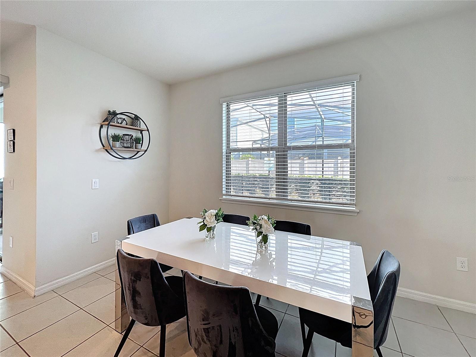 Image 9 of 47 For 2466 Dubai Street