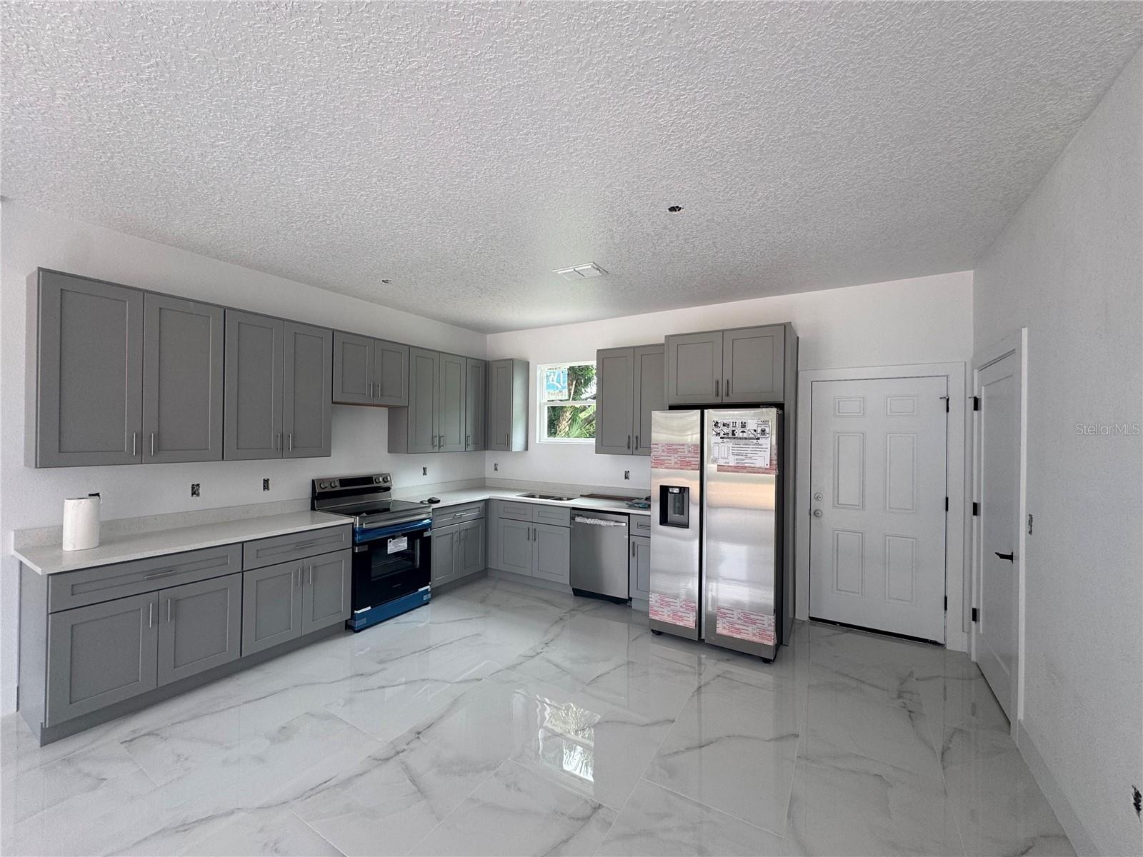 Image 12 of 43 For 823 Magnolia Avenue