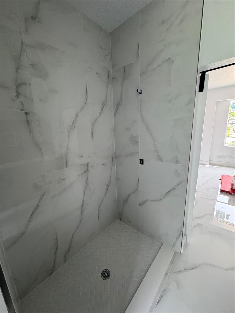 Image 18 of 43 For 823 Magnolia Avenue