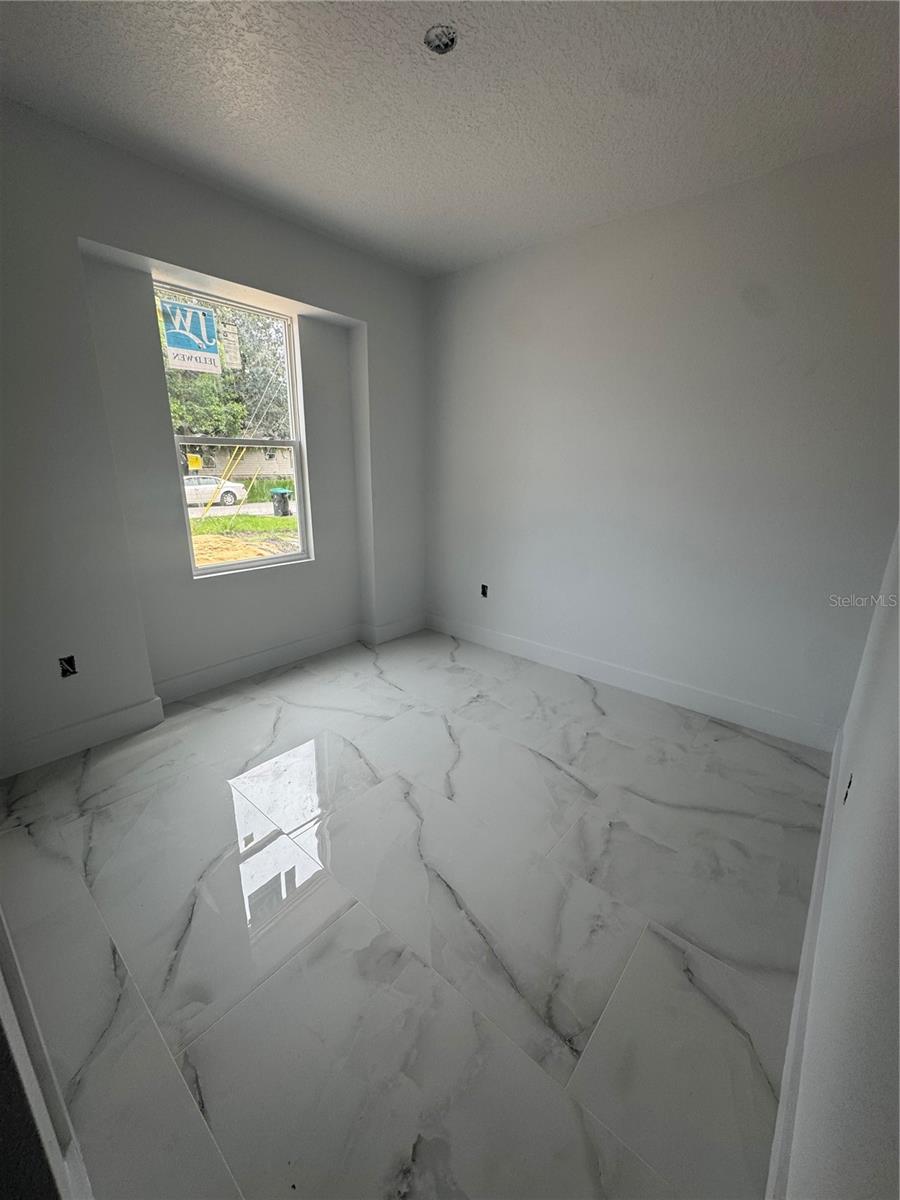 Image 25 of 43 For 823 Magnolia Avenue