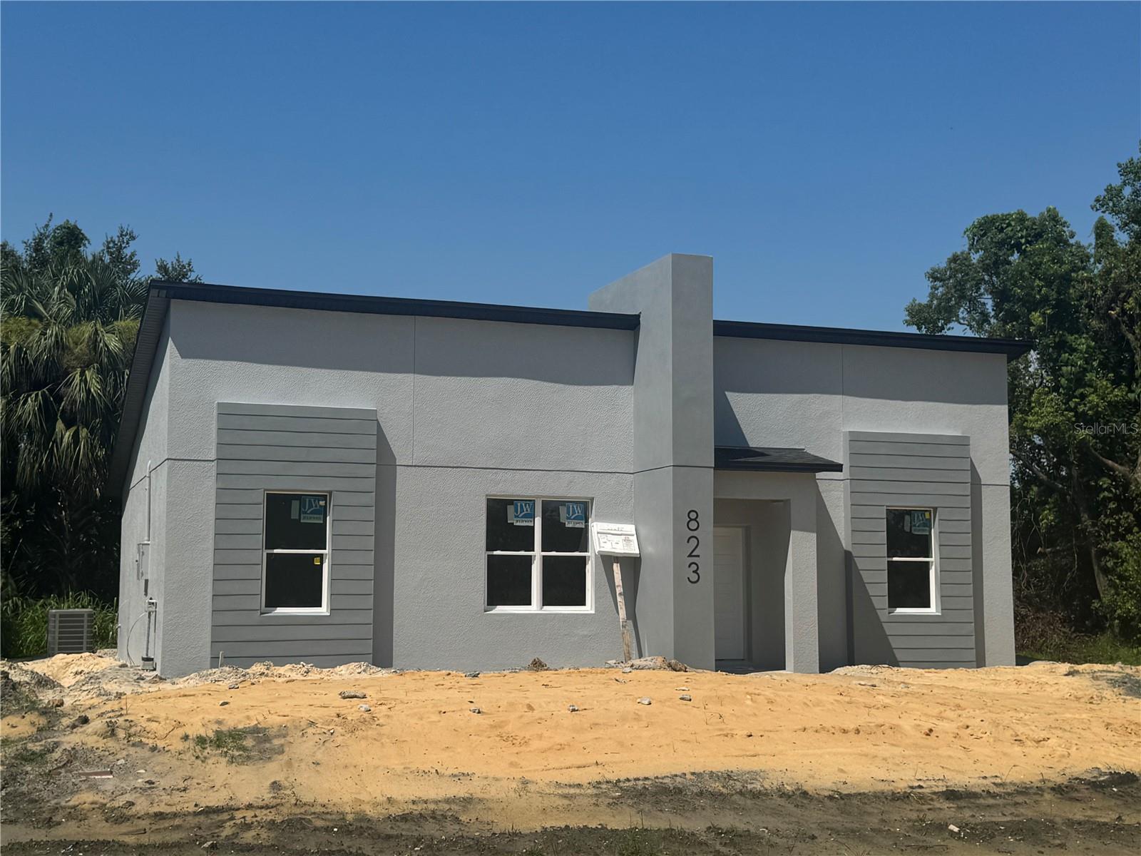 Image 3 of 43 For 823 Magnolia Avenue