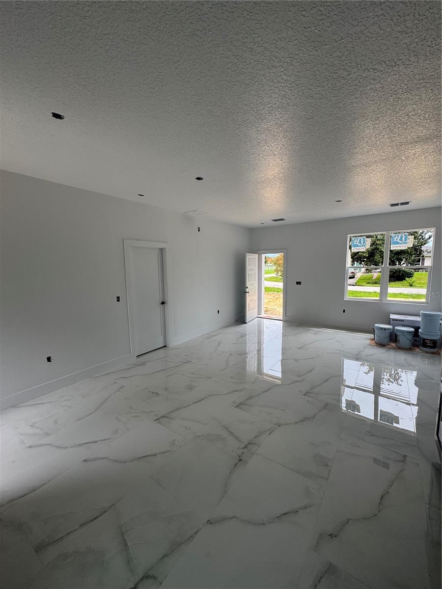 Image 6 of 43 For 823 Magnolia Avenue