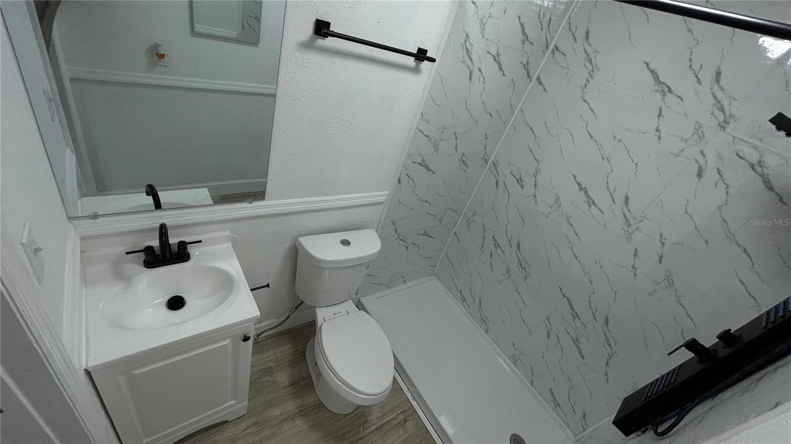 Image 11 of 23 For 807 Orchid Avenue