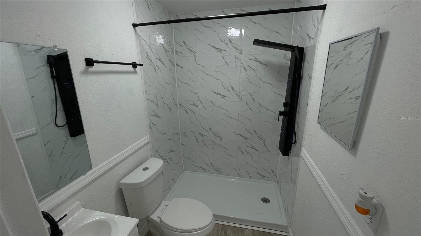 Image 12 of 23 For 807 Orchid Avenue