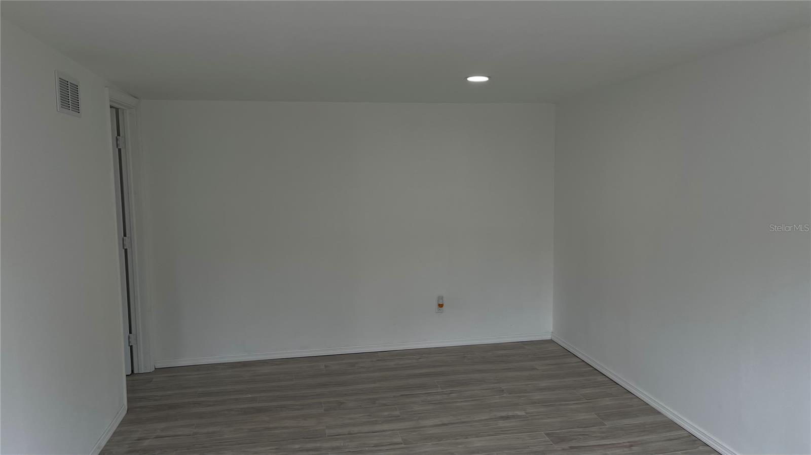 Image 13 of 23 For 807 Orchid Avenue