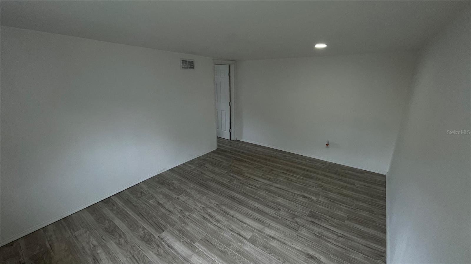 Image 15 of 23 For 807 Orchid Avenue