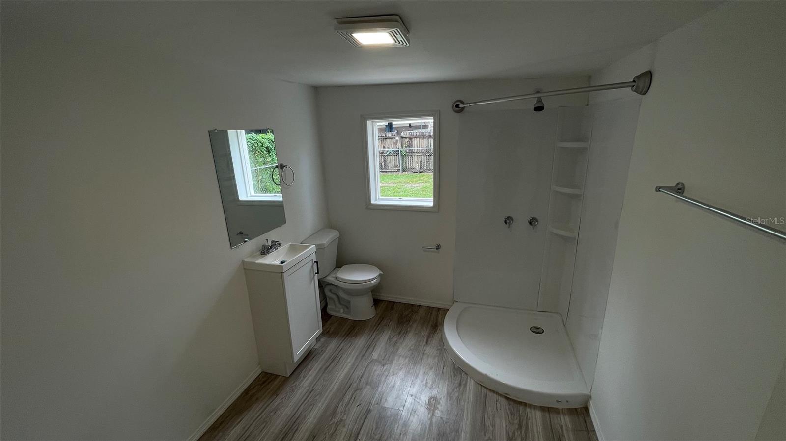Image 16 of 23 For 807 Orchid Avenue