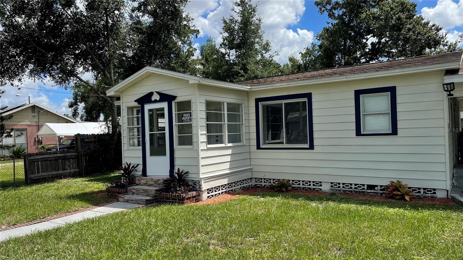 Image 3 of 23 For 807 Orchid Avenue