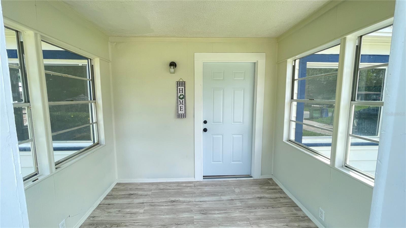 Image 4 of 23 For 807 Orchid Avenue