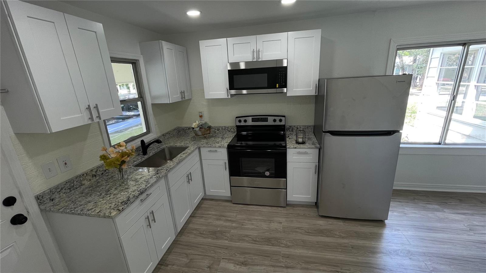 Image 5 of 23 For 807 Orchid Avenue