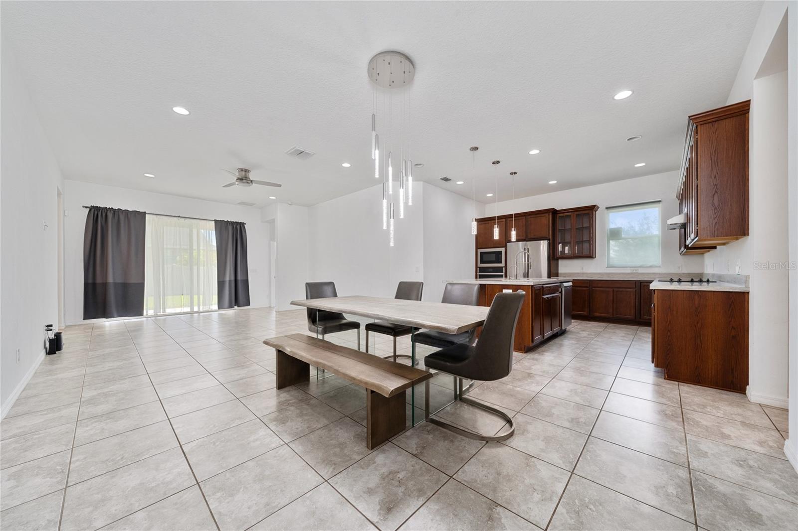 Image 18 of 50 For 2095 Sola Vista Avenue