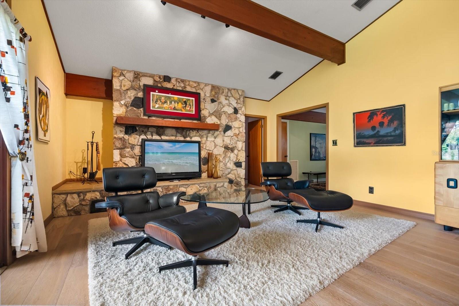 Image 11 of 43 For 9565 Silver Lake Drive