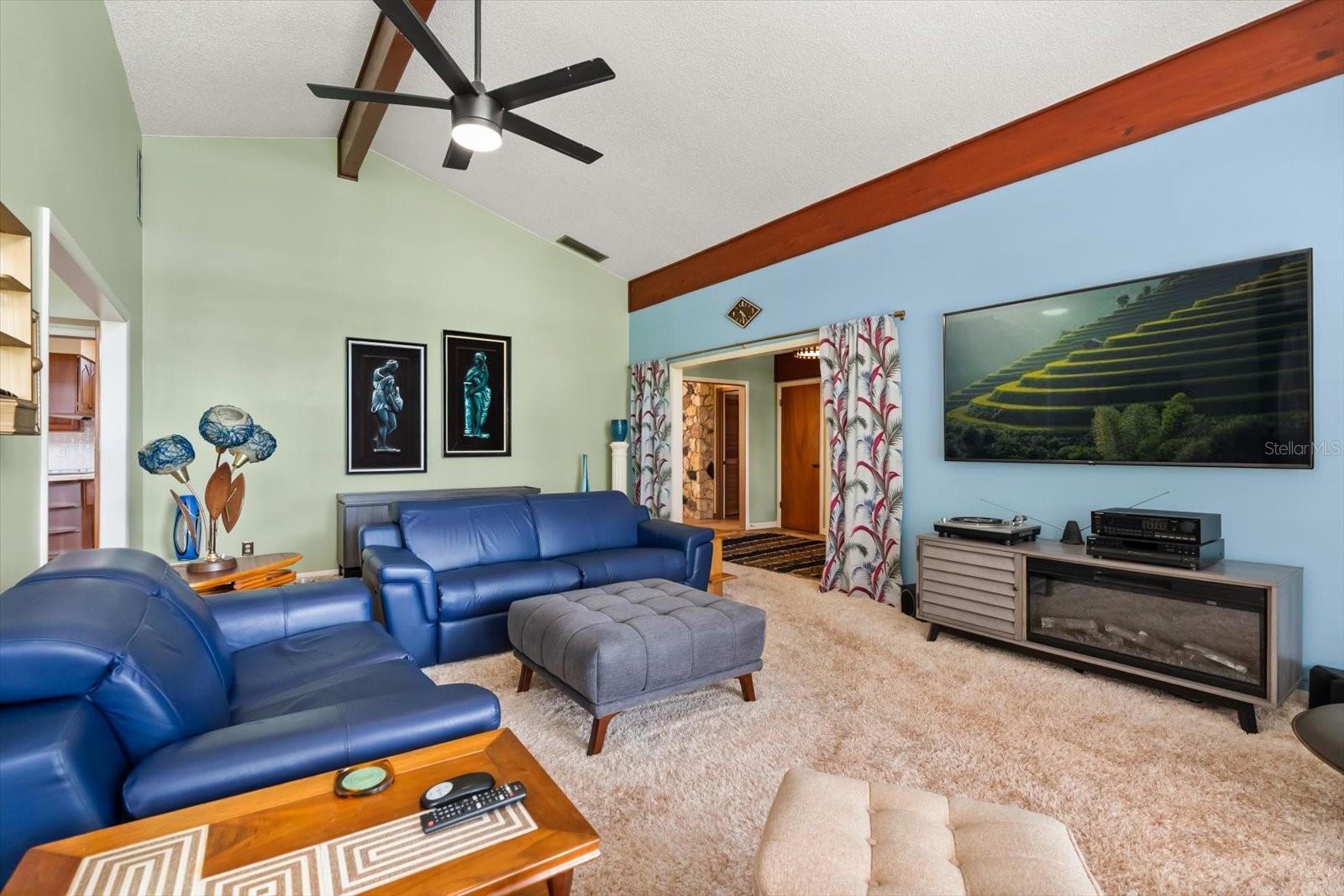 Image 21 of 43 For 9565 Silver Lake Drive