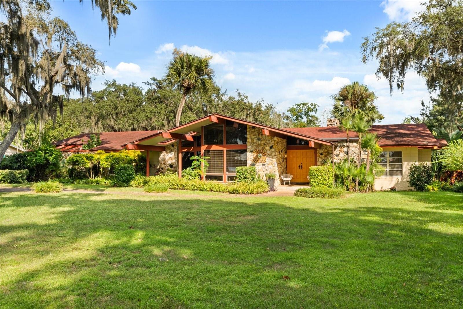 Image 5 of 43 For 9565 Silver Lake Drive