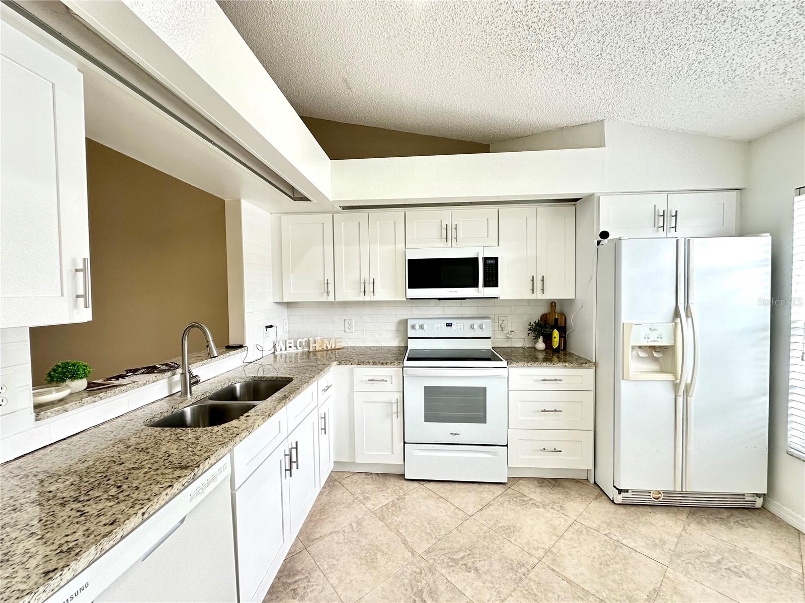 Image 6 of 24 For 14376 Island Cove Drive