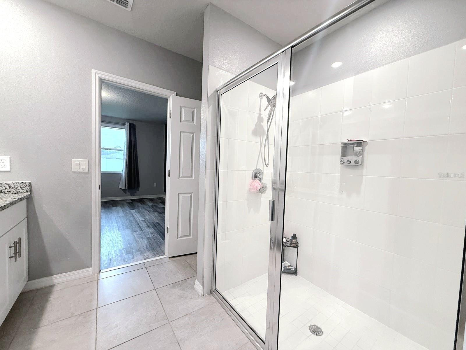 Image 23 of 31 For 706 Alta Vista Court