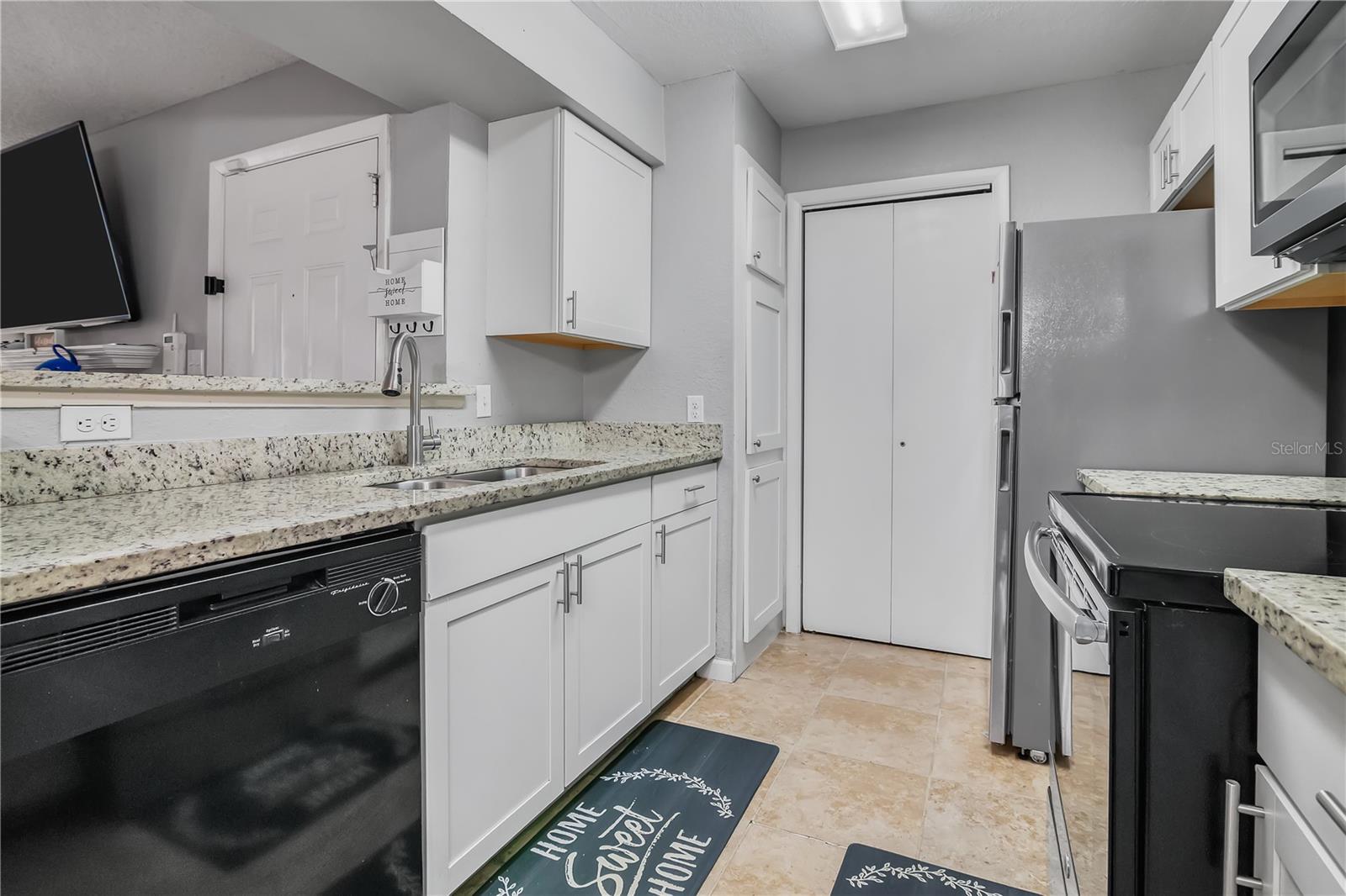 Image 6 of 23 For 5530 Chrishire Way D204