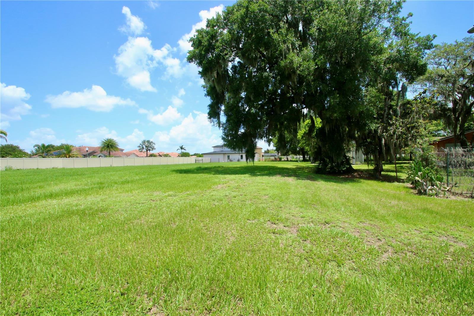 Image 11 of 19 For 4016 Isle Vista Avenue