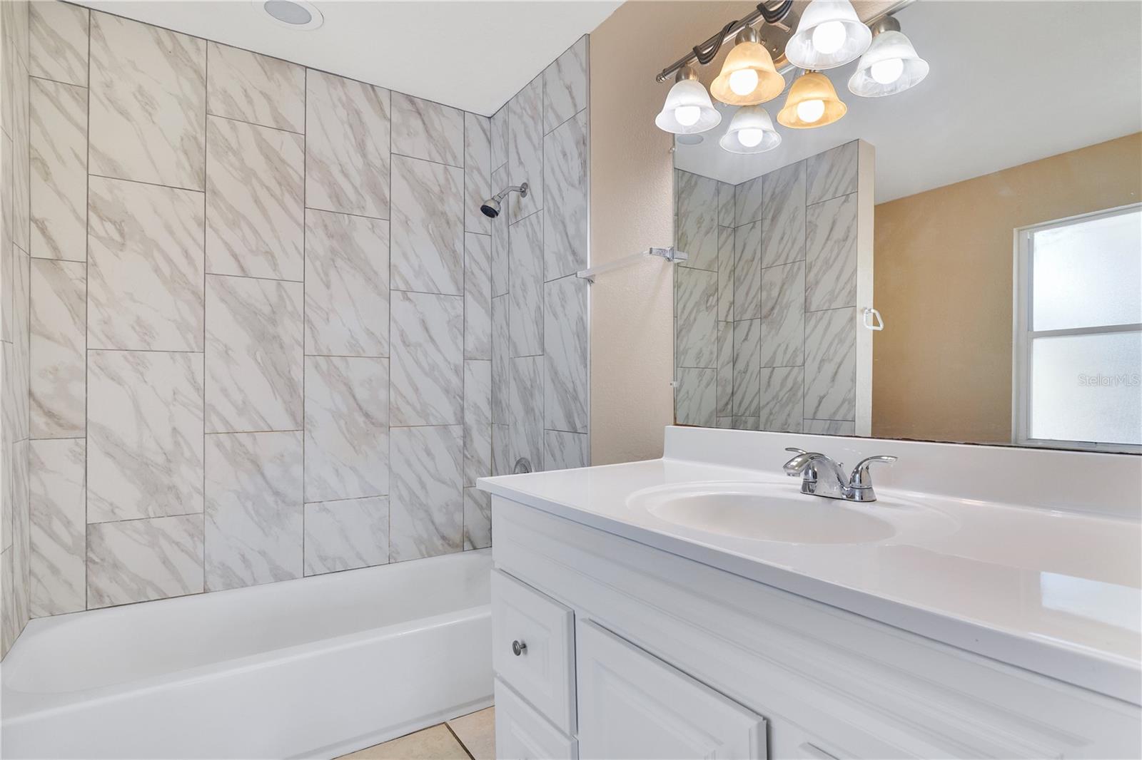 Image 16 of 37 For 11985 Blackheath Circle