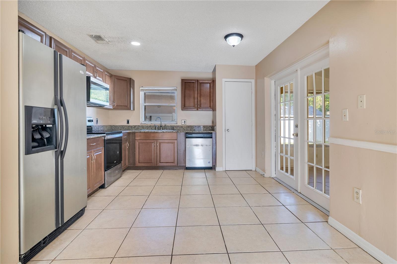 Image 8 of 37 For 11985 Blackheath Circle