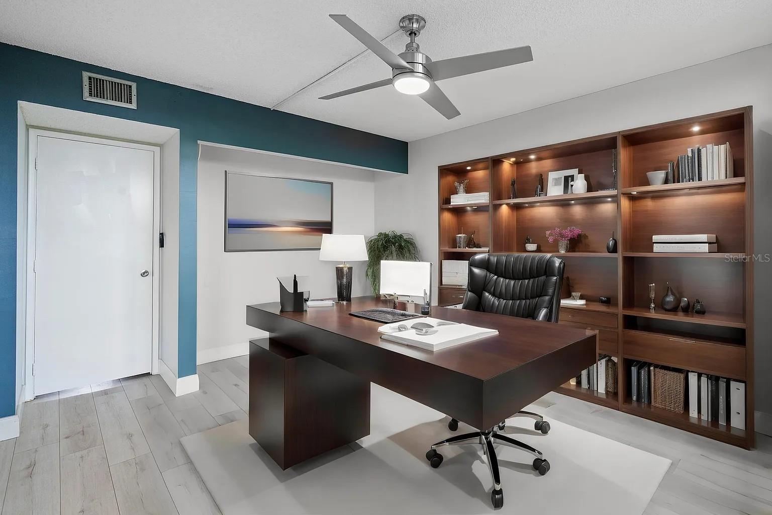 Image 5 of 6 For 4020 W Palm Aire  402