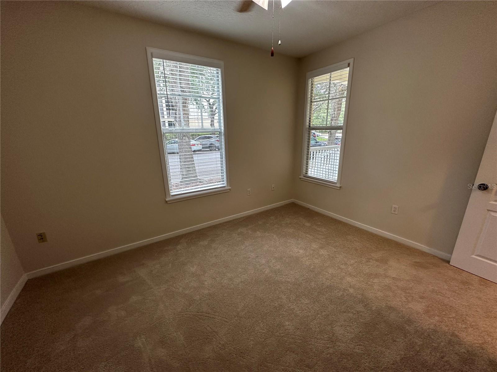 Image 15 of 33 For 611 Campus Street 130