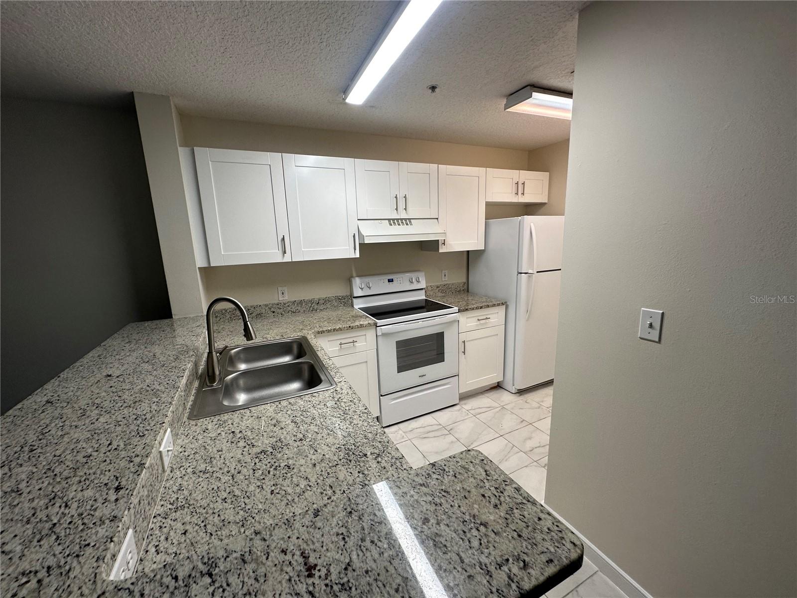Image 7 of 33 For 611 Campus Street 130
