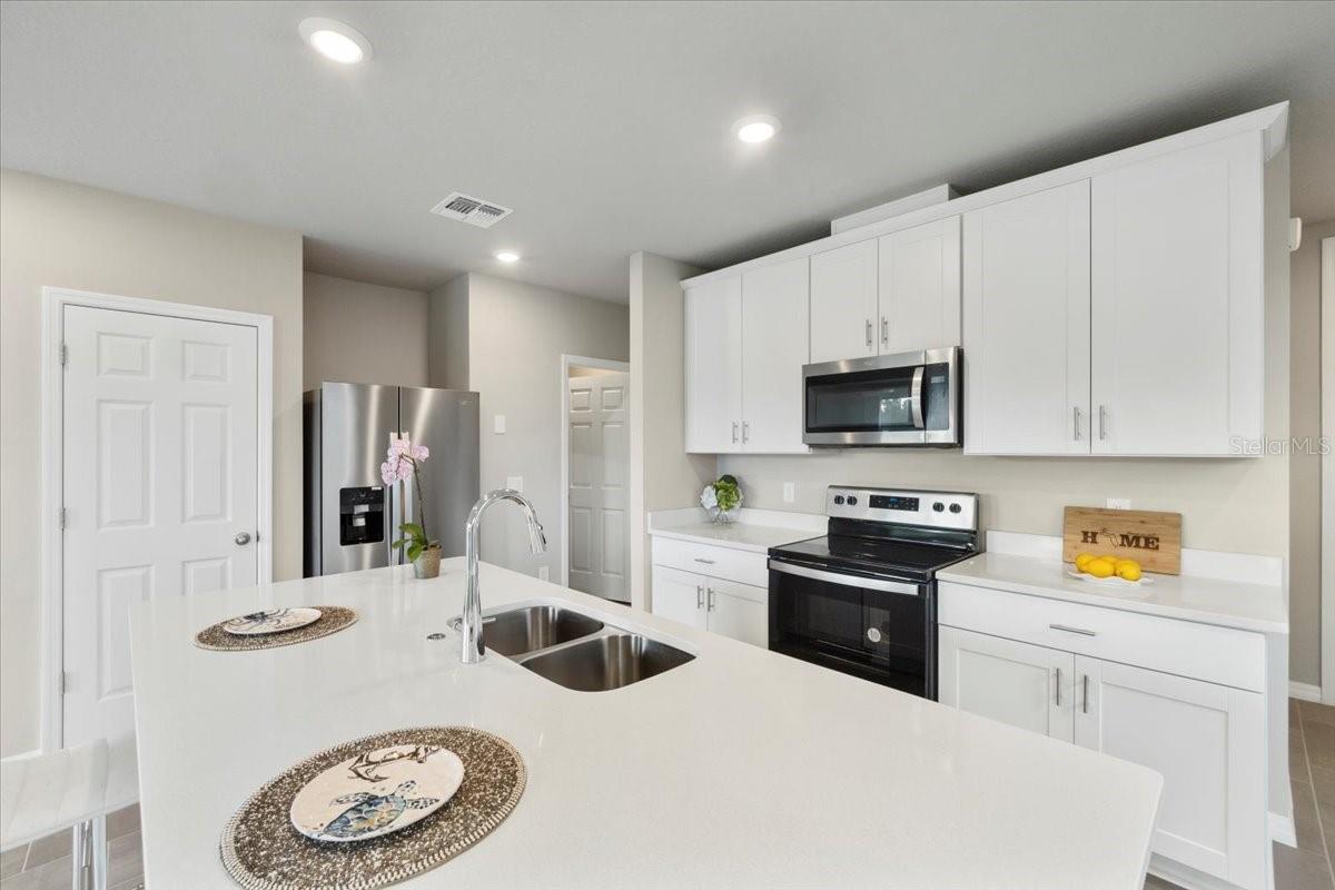 Image 12 of 35 For 726 Legacy Drive