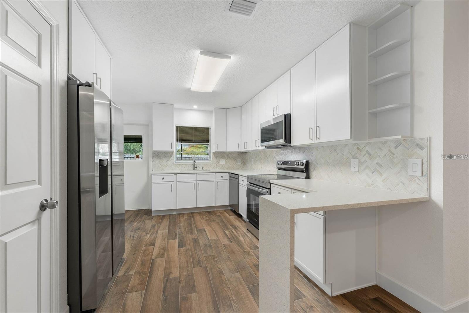 Image 3 of 17 For 8323 Banyan Boulevard