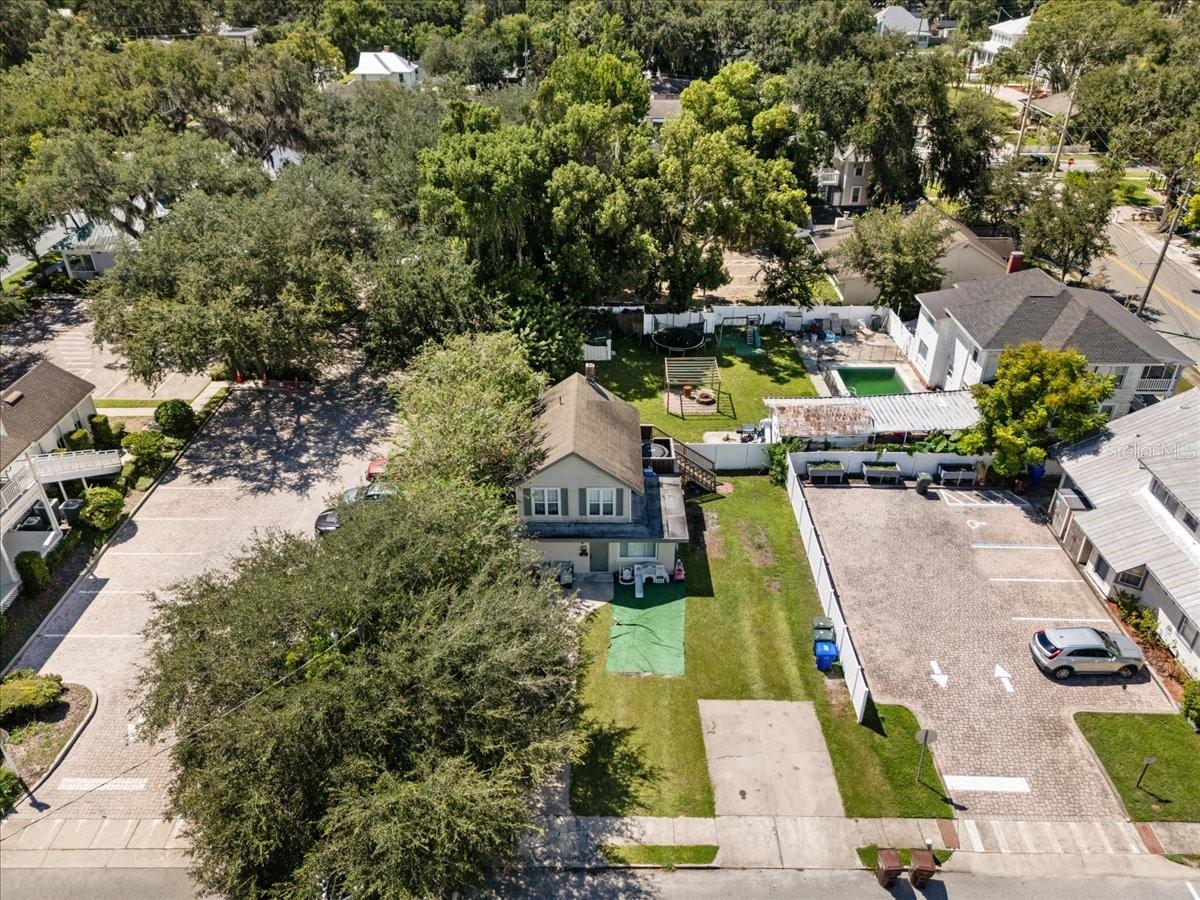 Image 17 of 27 For 812 Bryan Street