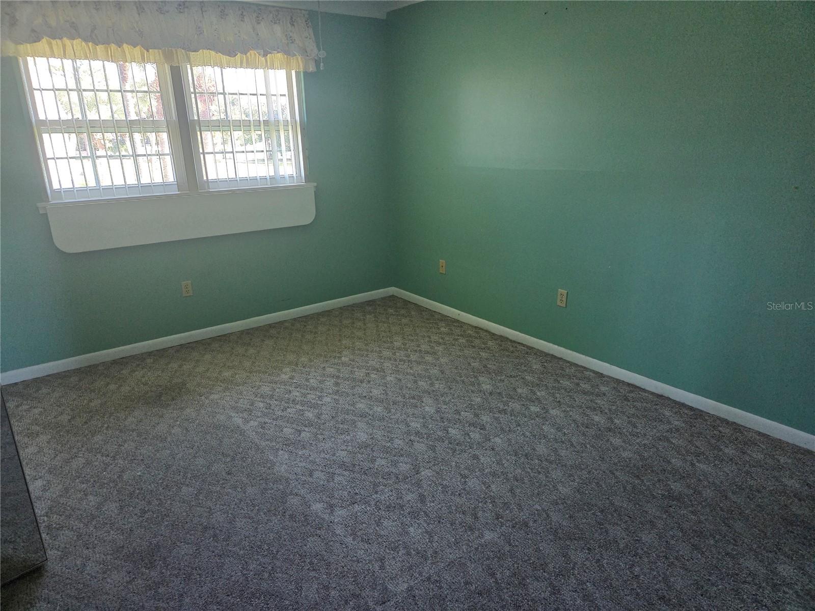 Image 13 of 20 For 4726 Avon Court 4726