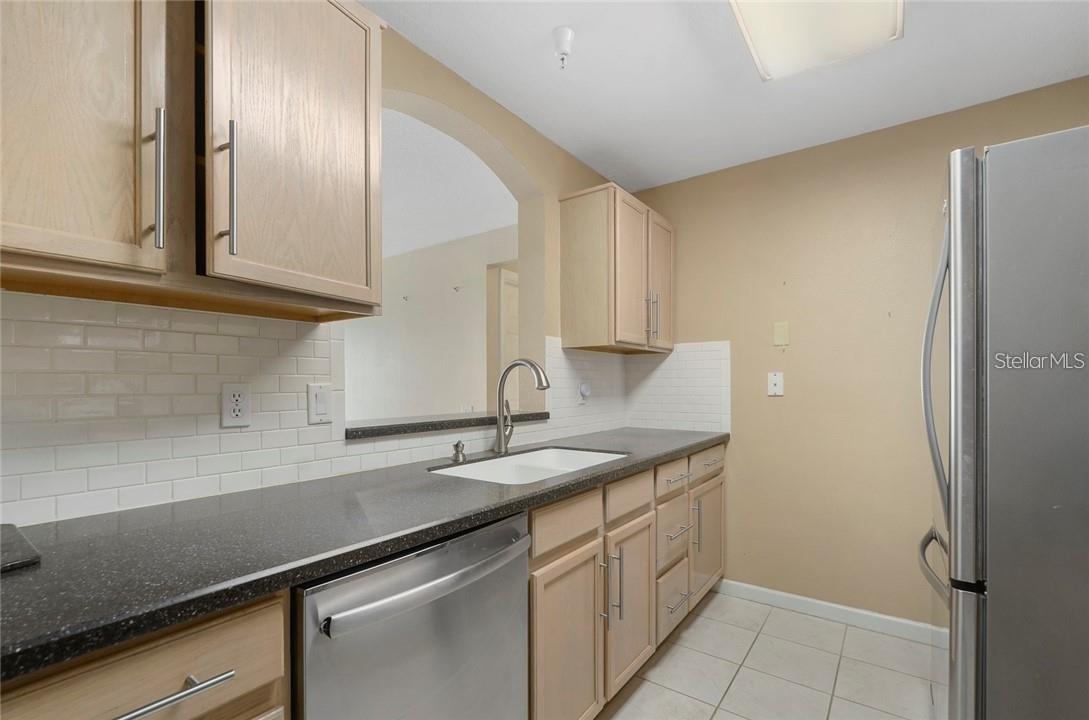 Image 3 of 21 For 3960 Southpointe Drive 515