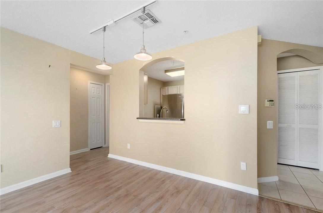 Image 7 of 21 For 3960 Southpointe Drive 515