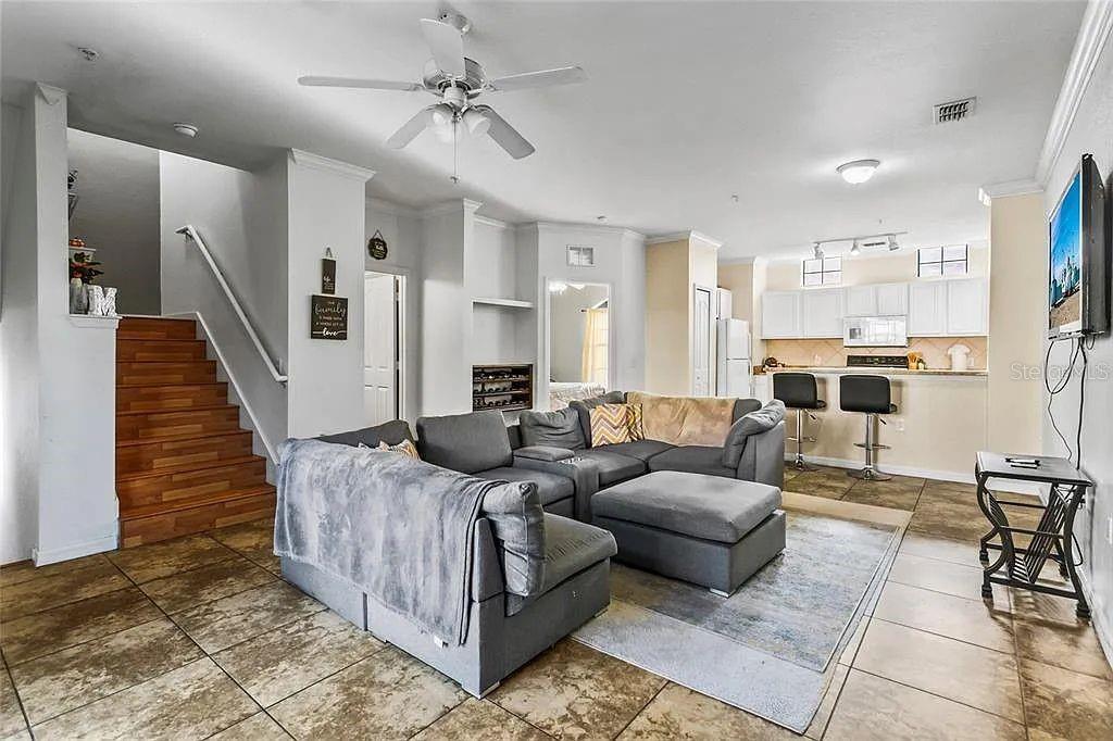 Image 5 of 18 For 6105 Metrowest Boulevard 103