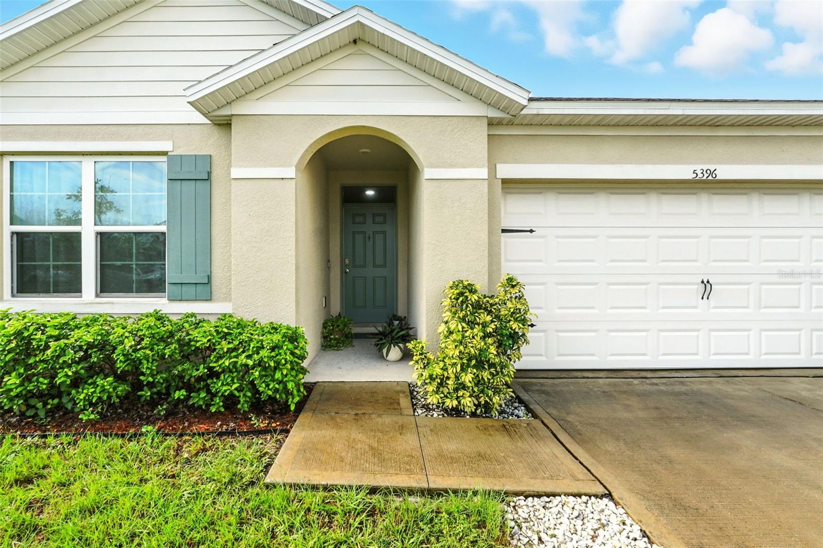 Image 3 of 34 For 5396 Hickory Downs Way